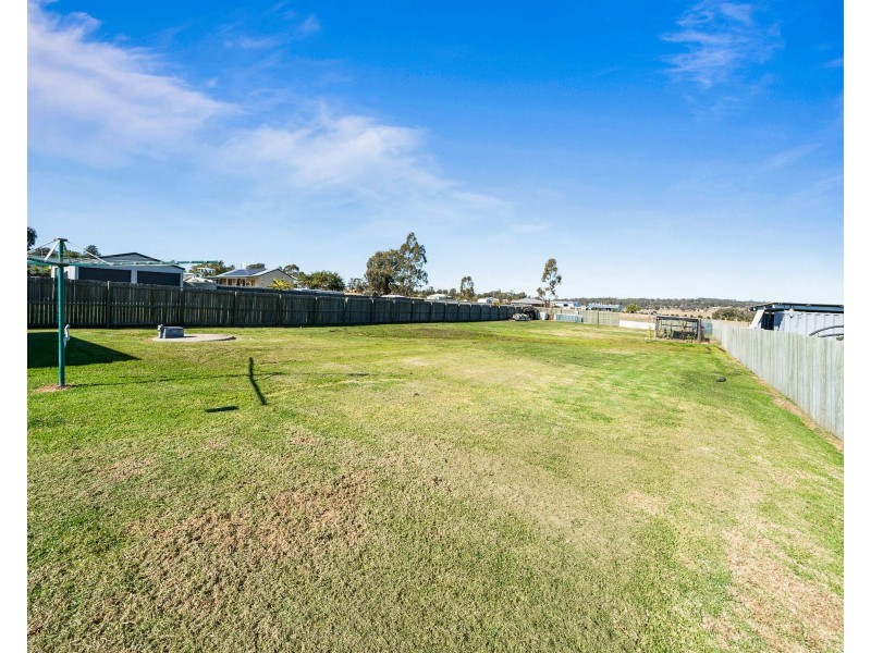 10 Harth Street, Goombungee QLD 4354