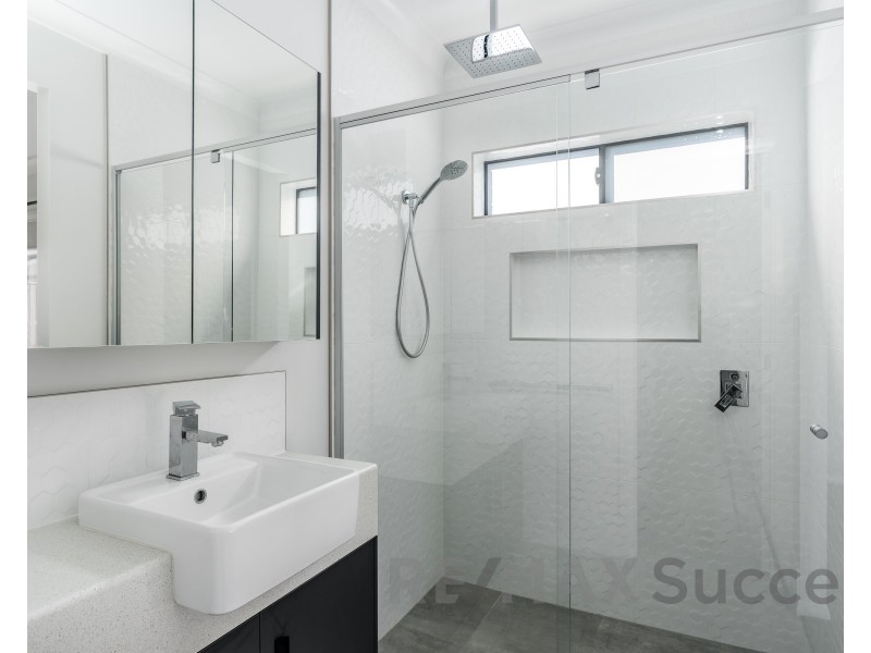 6 McAulay Avenue, Highfields QLD 4352