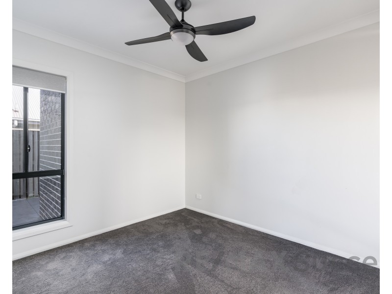6 McAulay Avenue, Highfields QLD 4352