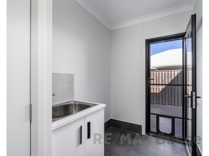 6 McAulay Avenue, Highfields QLD 4352