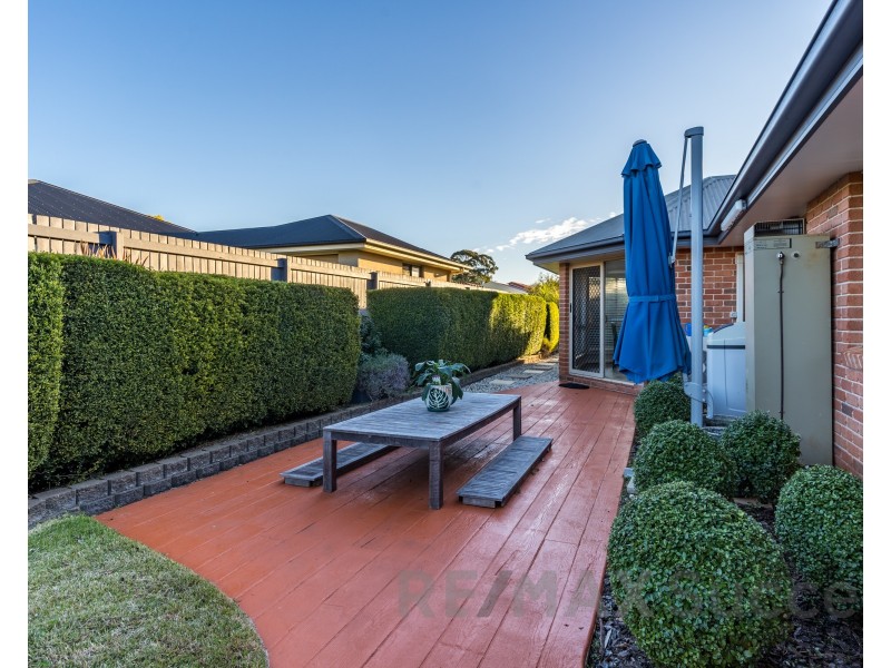 18 Prime Minister Drive, Middle Ridge QLD 4350