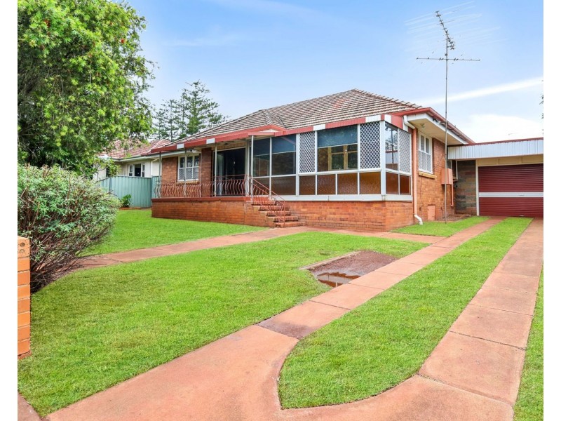 293b West Street, Harristown QLD 4350