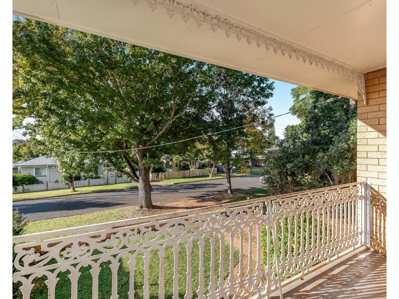 54 Dunne Street, Harristown QLD 4350