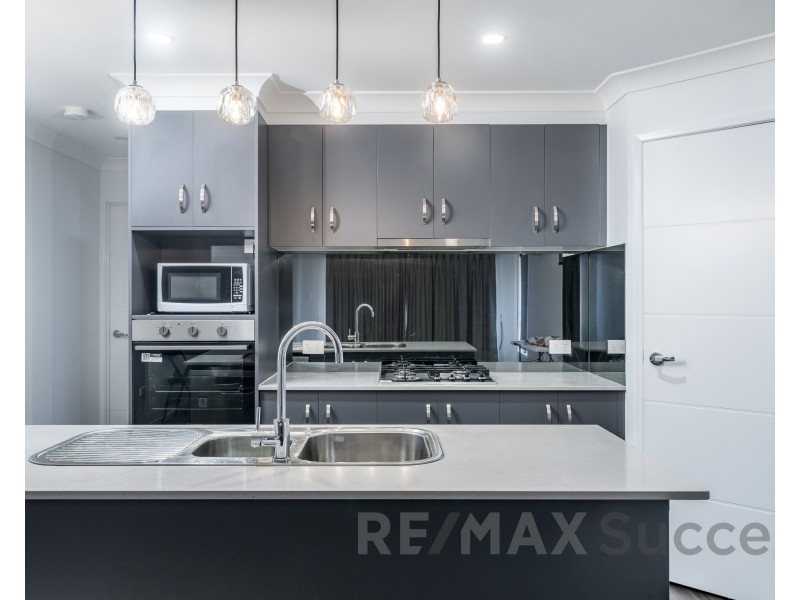 10 Irving Court, Harlaxton QLD 4350