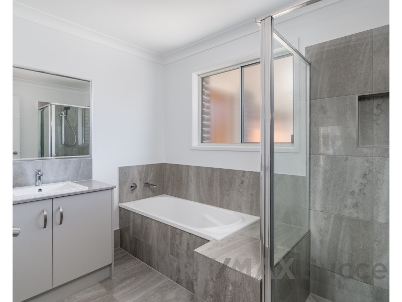 10 Irving Court, Harlaxton QLD 4350