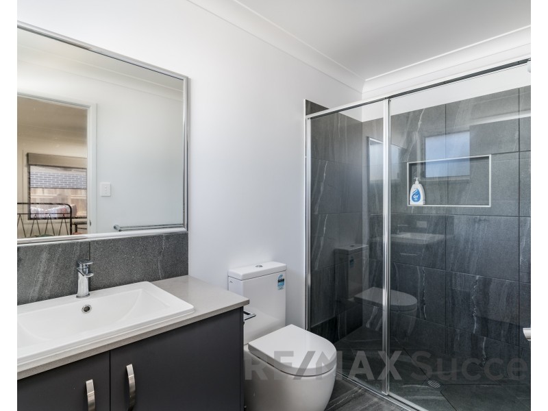 10 Irving Court, Harlaxton QLD 4350