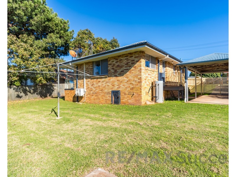 11 Charter Crescent, Rockville QLD 4350