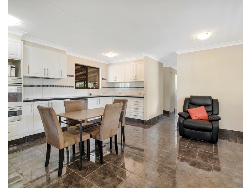 18 Balfour Street, Wyreema QLD 4352