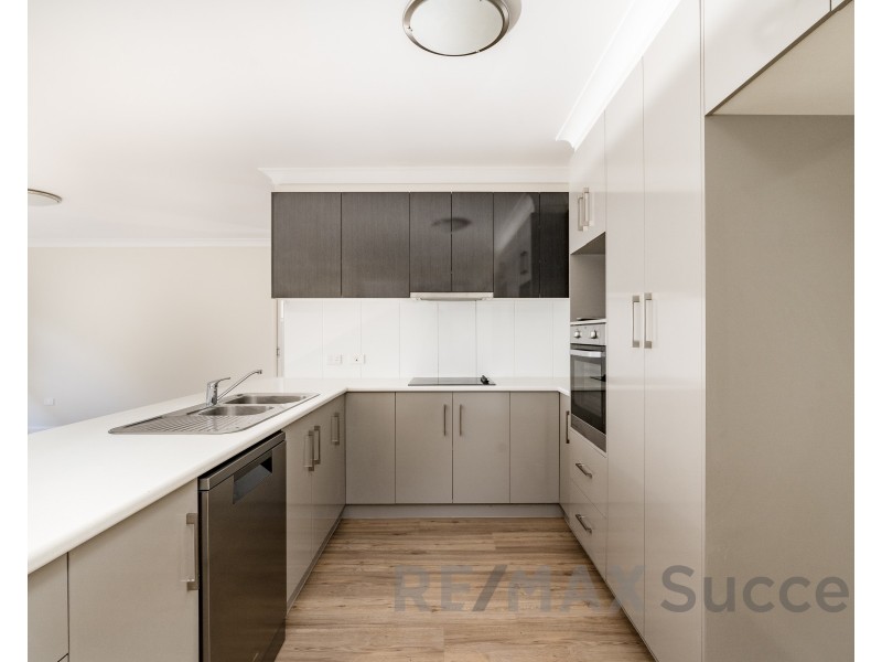 2/9 Taragon Street, Glenvale QLD 4350