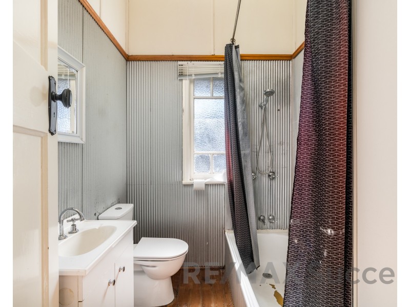 703 Ruthven Street, South Toowoomba QLD 4350