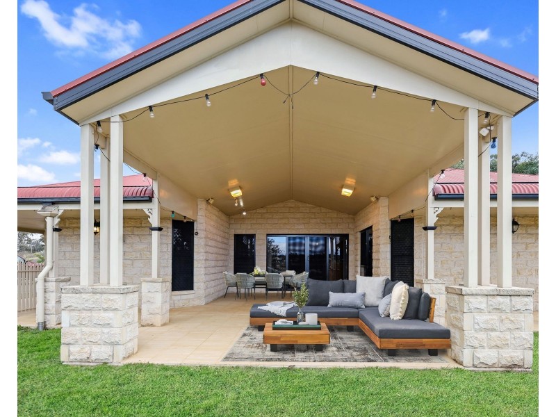 15 Harvey Court, Glenvale QLD 4350