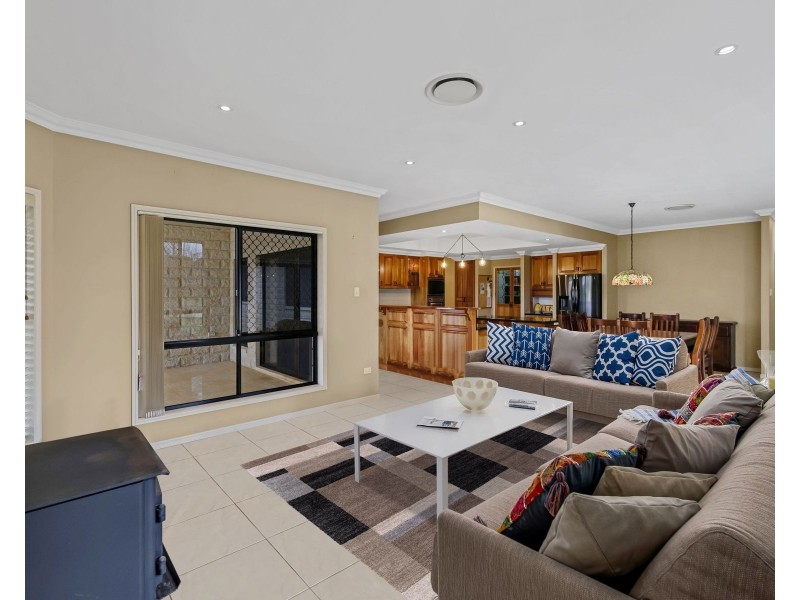 15 Harvey Court, Glenvale QLD 4350