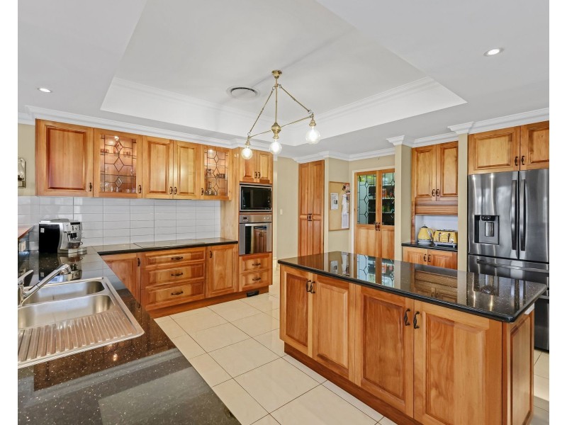 15 Harvey Court, Glenvale QLD 4350