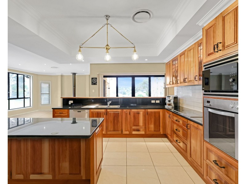 15 Harvey Court, Glenvale QLD 4350