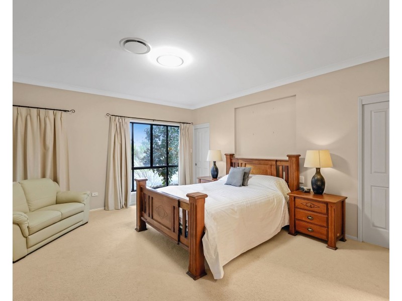 15 Harvey Court, Glenvale QLD 4350