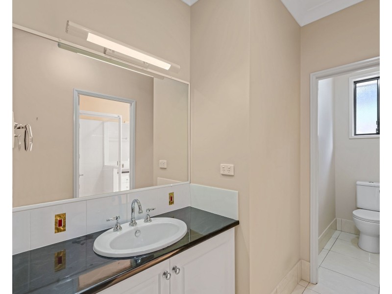 15 Harvey Court, Glenvale QLD 4350