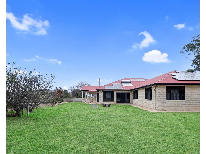 15 Harvey Court, Glenvale QLD 4350