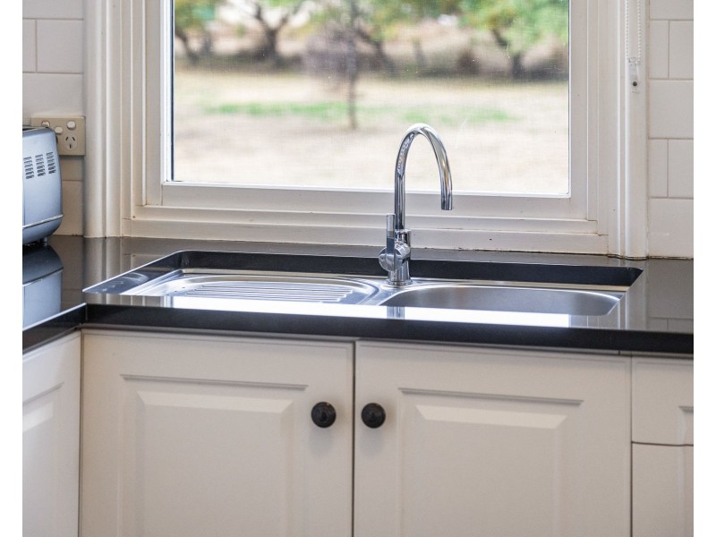 11 Lobwein Street, Meringandan West QLD 4352