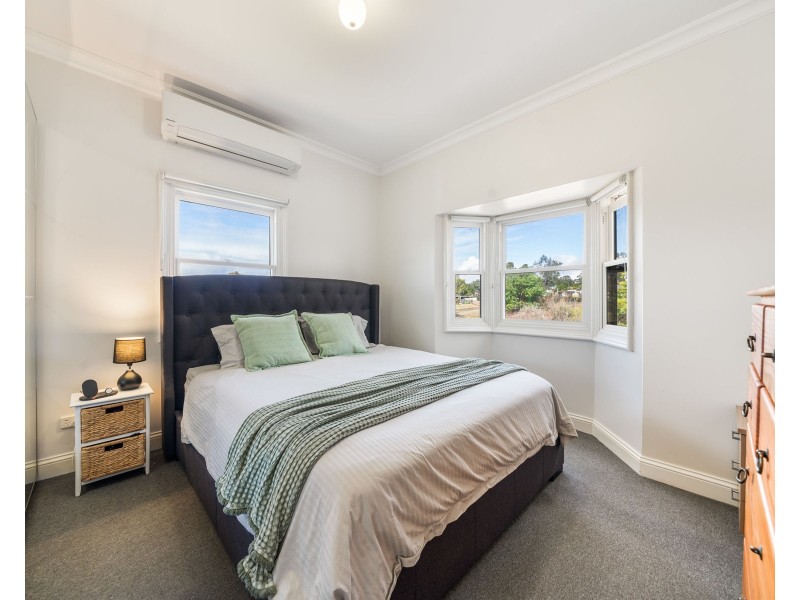 11 Lobwein Street, Meringandan West QLD 4352