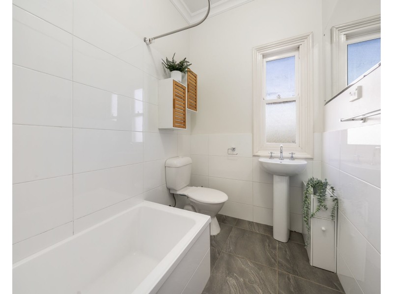 11 Lobwein Street, Meringandan West QLD 4352