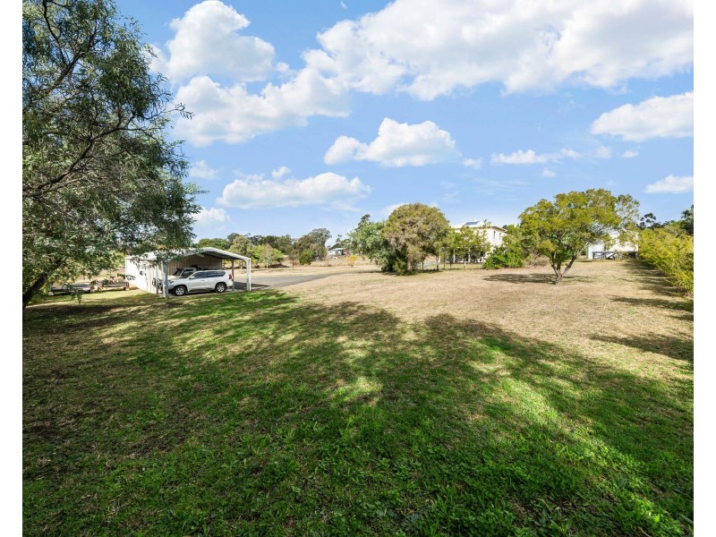 11 Lobwein Street, Meringandan West QLD 4352