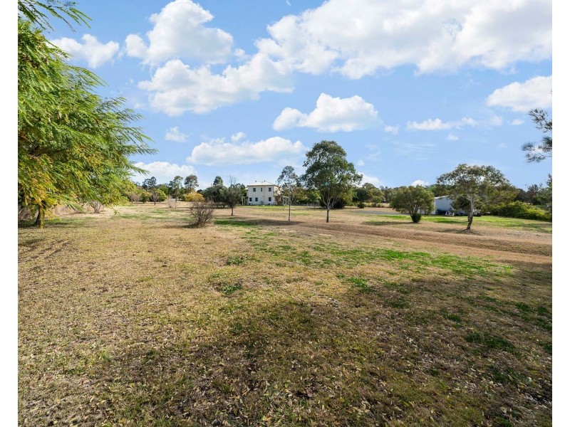 11 Lobwein Street, Meringandan West QLD 4352