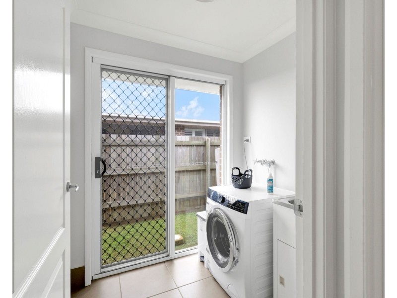 2/3 Whitefield Street, Glenvale QLD 4350