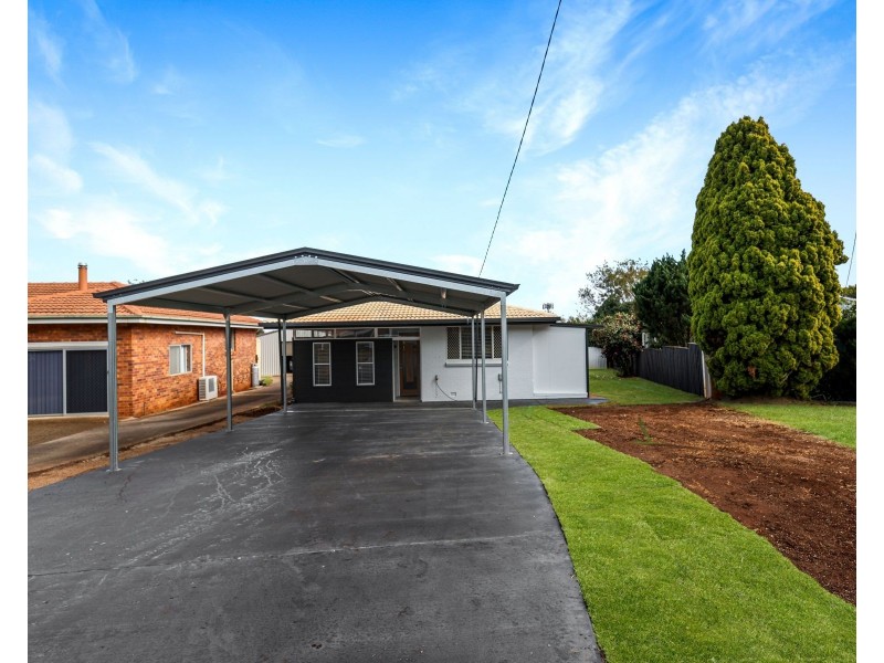 15 McIntyre Street, Centenary Heights QLD 4350