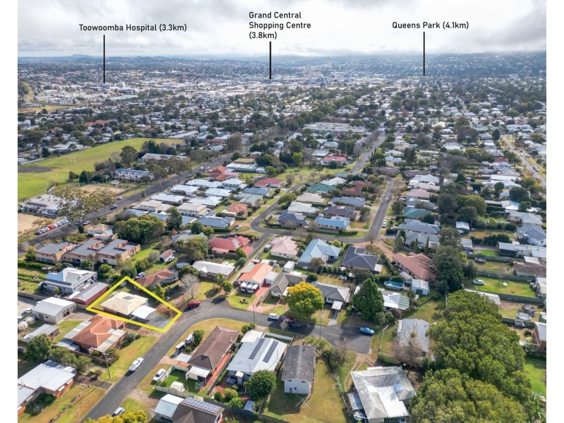 15 McIntyre Street, Centenary Heights QLD 4350