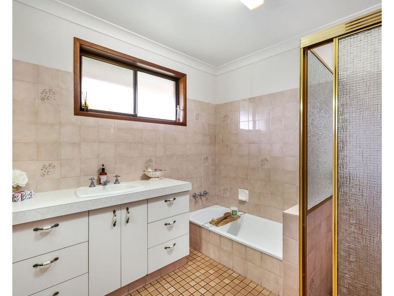 3 Rutkin Street, Kearneys Spring QLD 4350