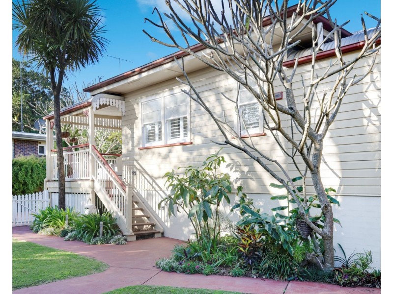 214 Ruthven Street, North Toowoomba QLD 4350