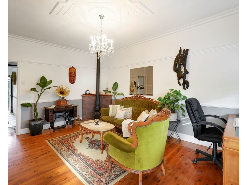 214 Ruthven Street, North Toowoomba QLD 4350