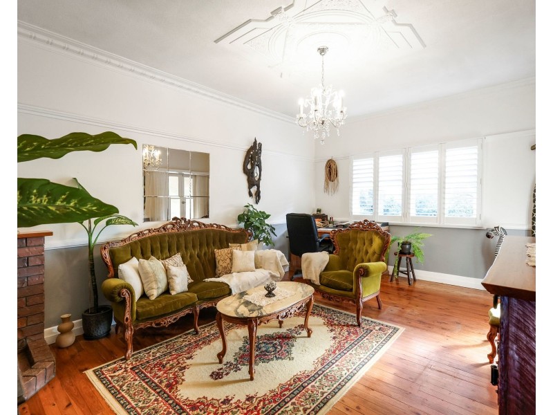 214 Ruthven Street, North Toowoomba QLD 4350