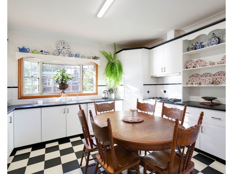 214 Ruthven Street, North Toowoomba QLD 4350