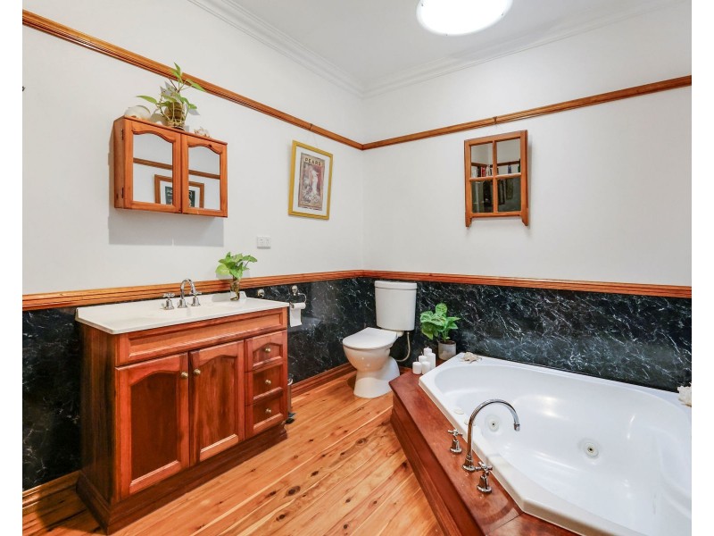 214 Ruthven Street, North Toowoomba QLD 4350