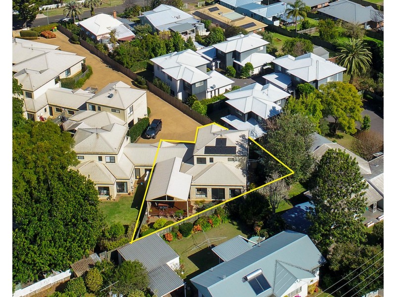 6/51 Jellicoe Street, Mount Lofty QLD 4350