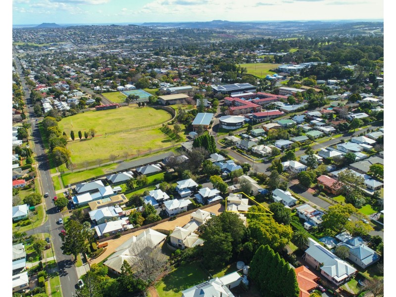 6/51 Jellicoe Street, Mount Lofty QLD 4350