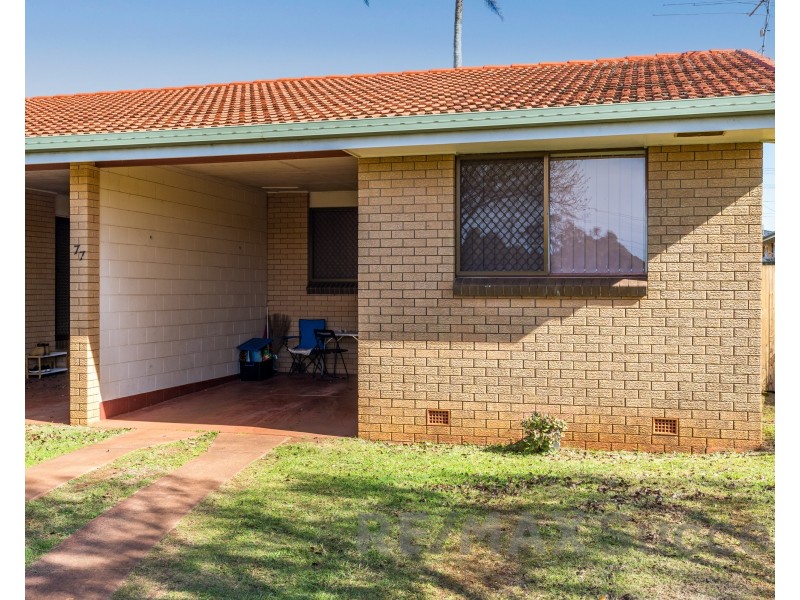 1/77 Knockator Crescent, Centenary Heights QLD 4350