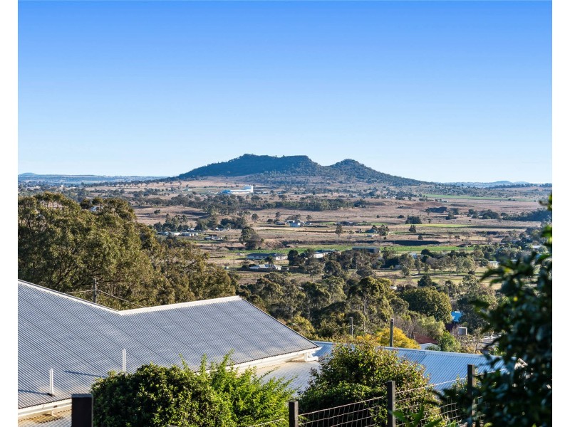 3 Scenic Court, Gowrie Junction QLD 4352