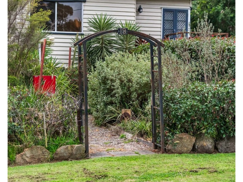 19 Victoria Street, Goombungee QLD 4354