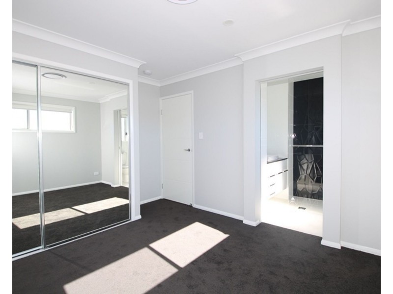 2/173a South Street, South Toowoomba QLD 4350