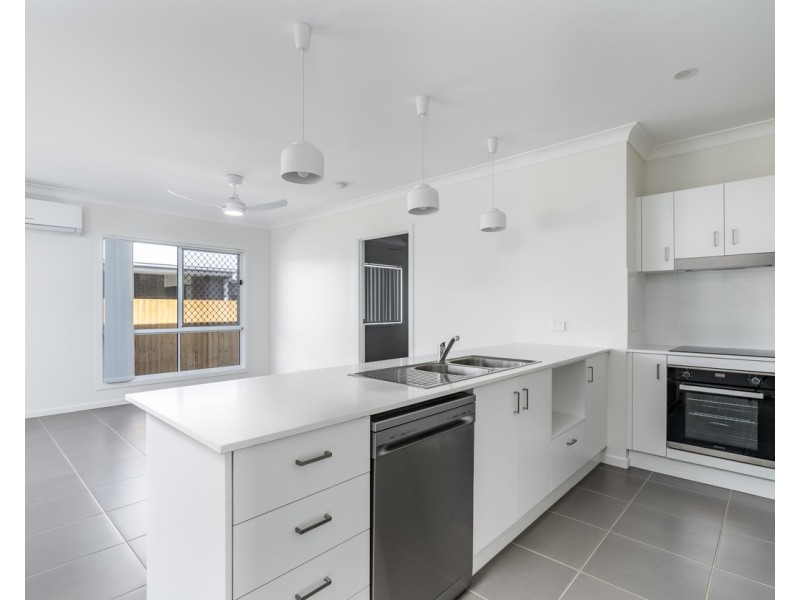 2/45 Adelaide Street, Cranley QLD 4350