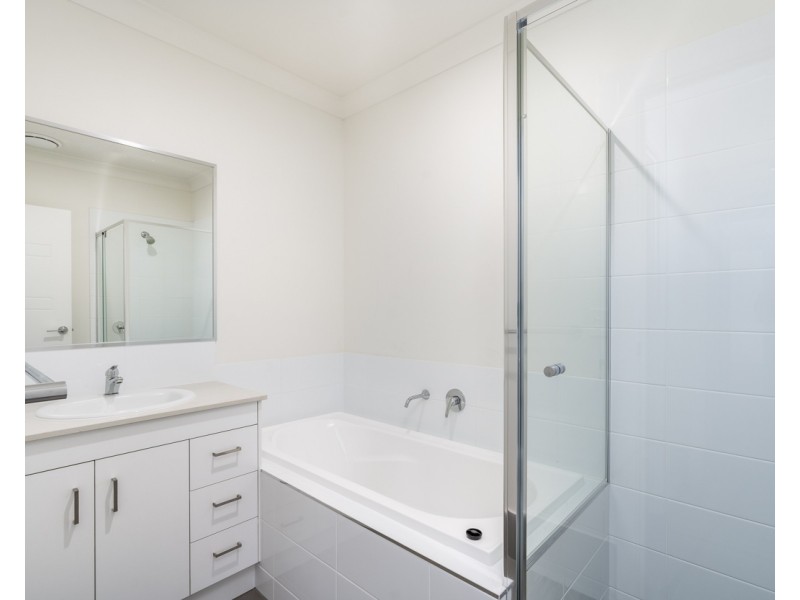 2/45 Adelaide Street, Cranley QLD 4350