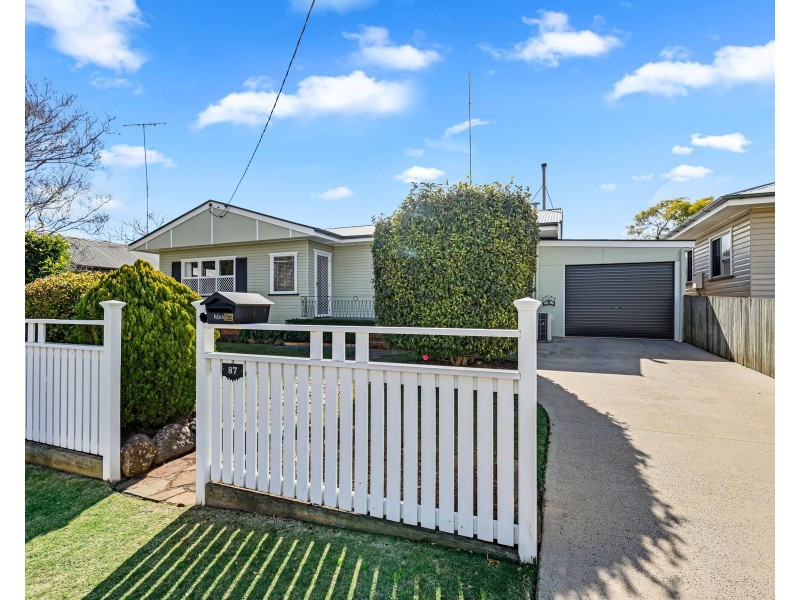 87 South St, Rangeville QLD 4350