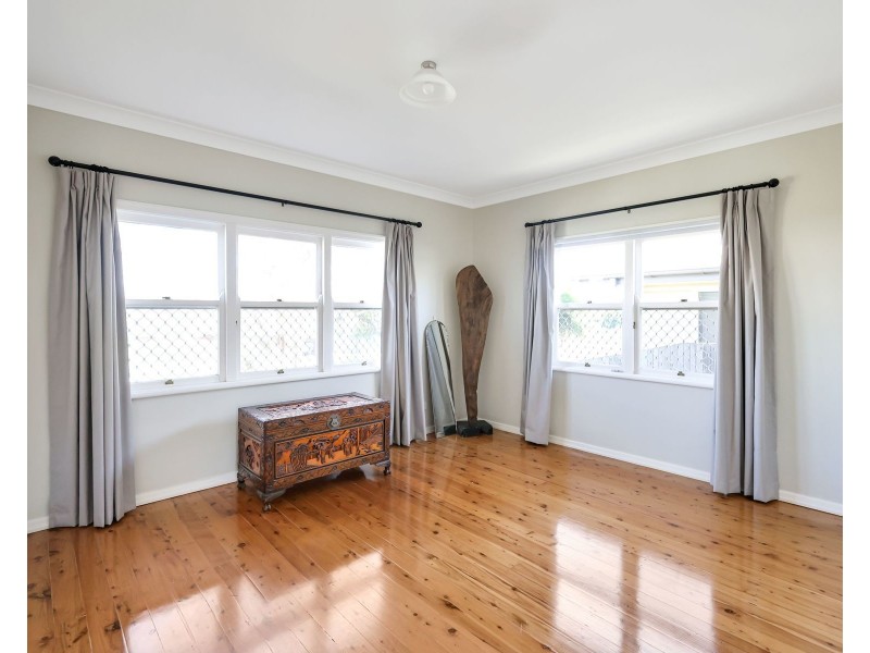 87 South St, Rangeville QLD 4350