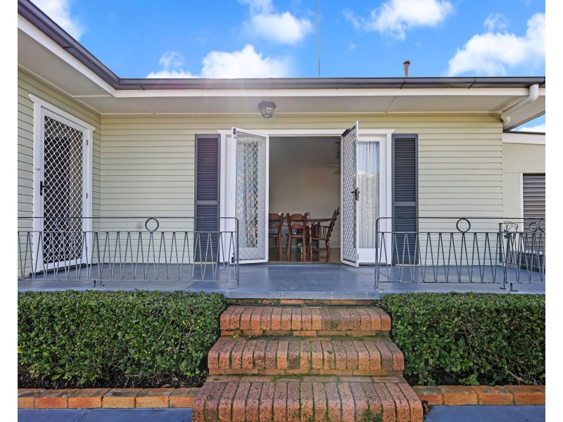 87 South St, Rangeville QLD 4350