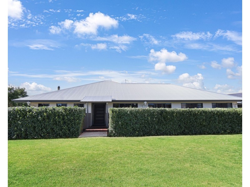 11 Colonial Drive, Gowrie Junction QLD 4352