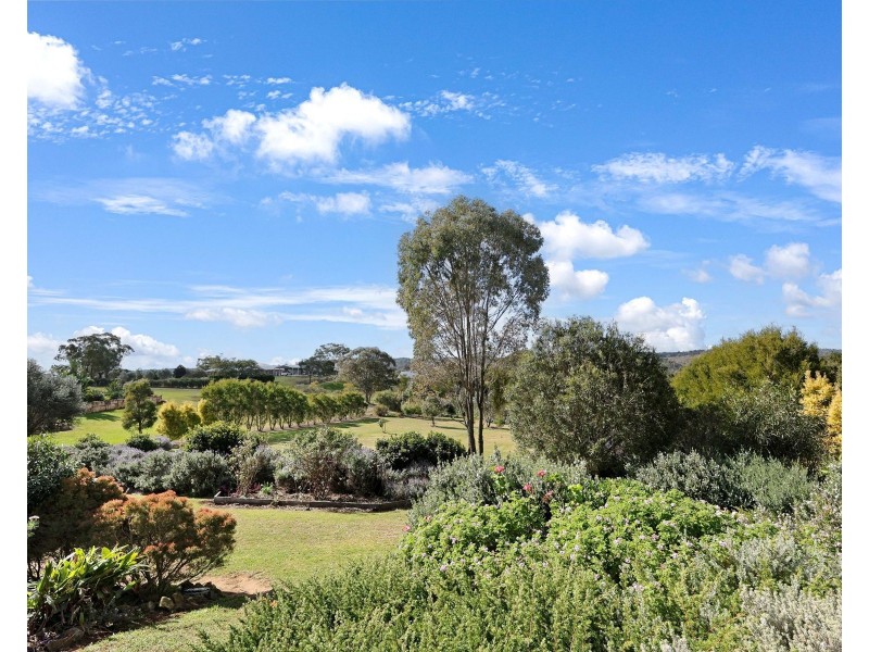 11 Colonial Drive, Gowrie Junction QLD 4352