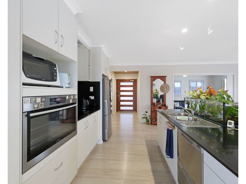 11 Colonial Drive, Gowrie Junction QLD 4352