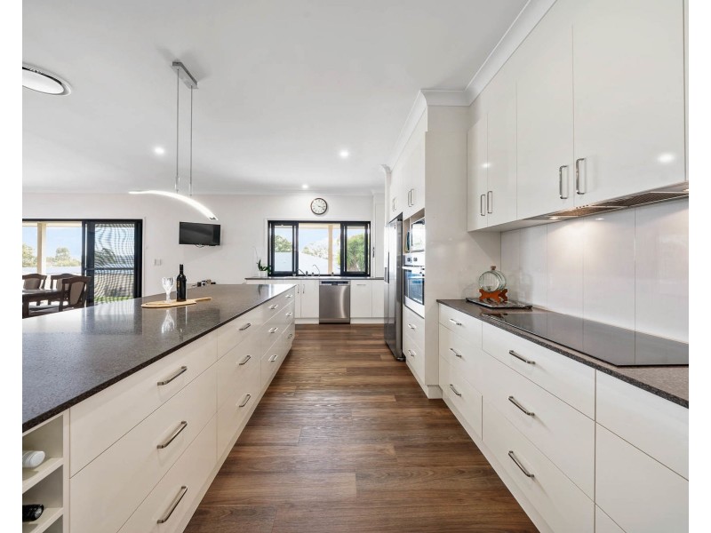 22 Roderick Drive, Cotswold Hills QLD 4350